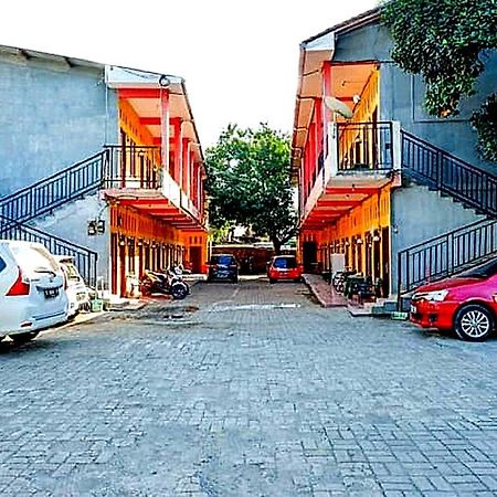 Oyo 91476 Srikaya Hotel 3 Pekalongan Esterno foto