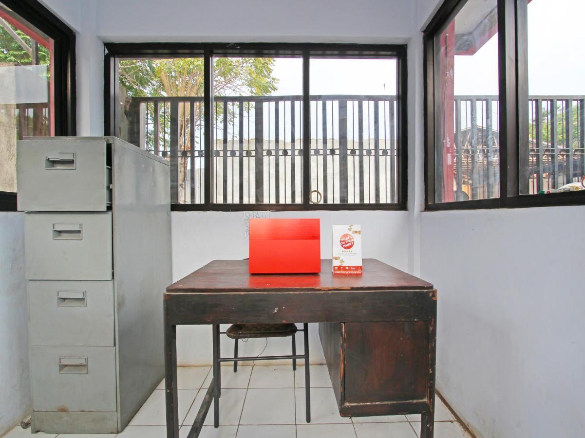 Oyo 91476 Srikaya Hotel 3 Pekalongan Esterno foto
