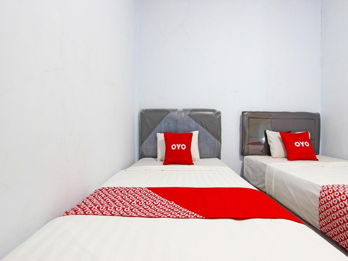 Oyo 91476 Srikaya Hotel 3 Pekalongan Esterno foto